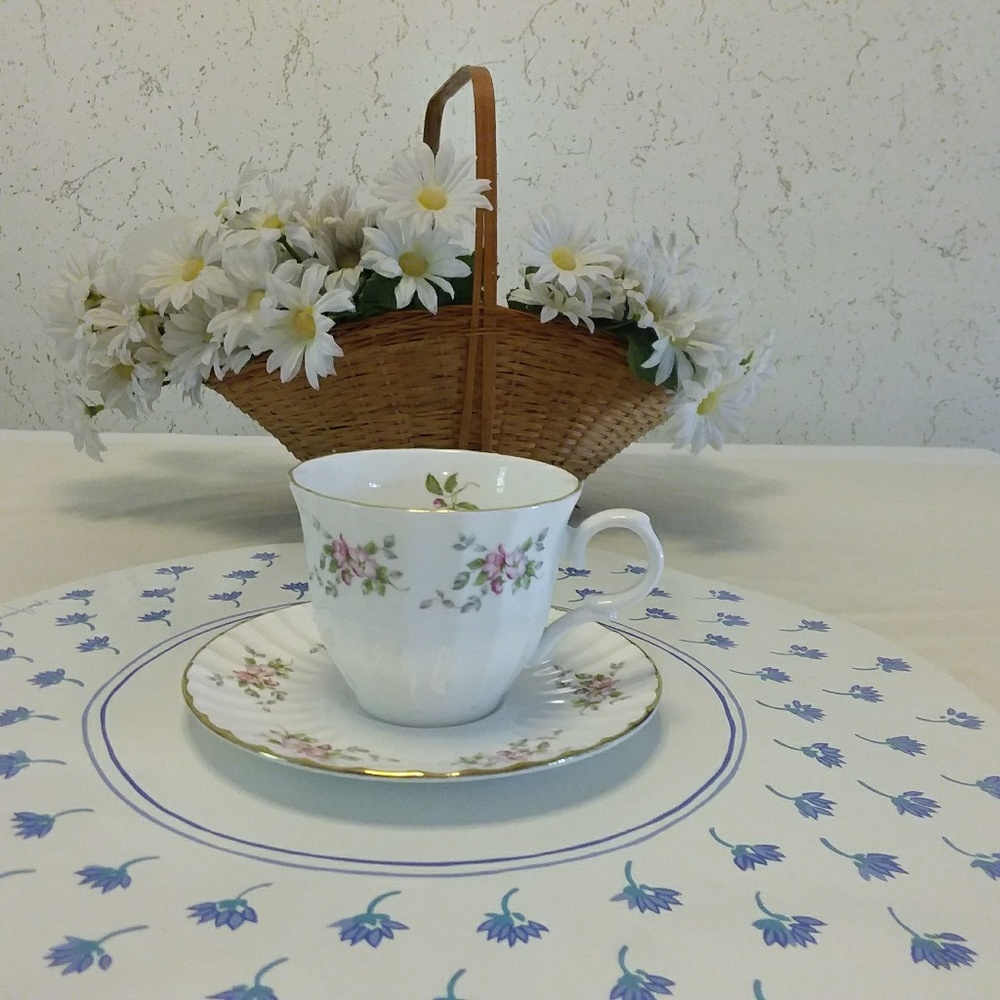 Mayfair Teacup & Saucer